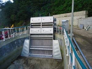 Multi-rake Mechanical Screens